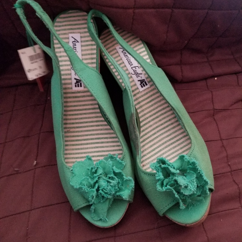 NWT Gorgeous Wedges